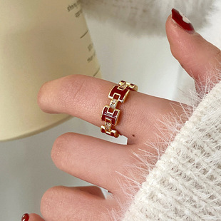 时尚简约安可拉红色h字母开口戒指女秋冬气质轻奢精致感指环