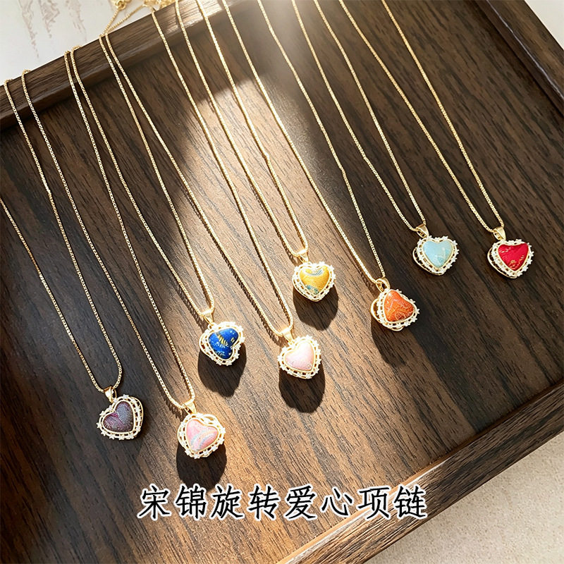 微镶爱心旋转项链铜镀18k金盒子链心形吊坠复古小众不掉色锁骨链