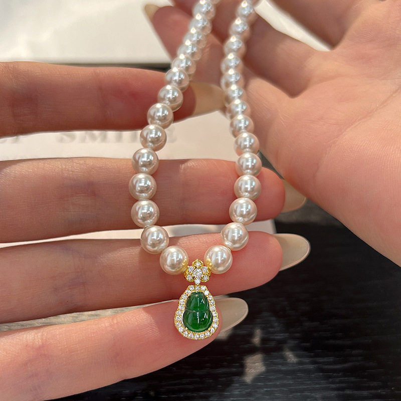 绿翡翠葫芦吊坠珍珠项链配饰女串珠锁骨链轻奢小众高级感颈链饰品