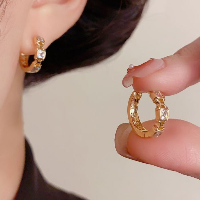 法式复古百搭锆石圆形耳扣女气质时尚个性简约独特设计感小众耳圈,饰品/流行首饰/时尚饰品新,耳钉,淘宝优惠券,粉丝福利购,淘宝优惠卷