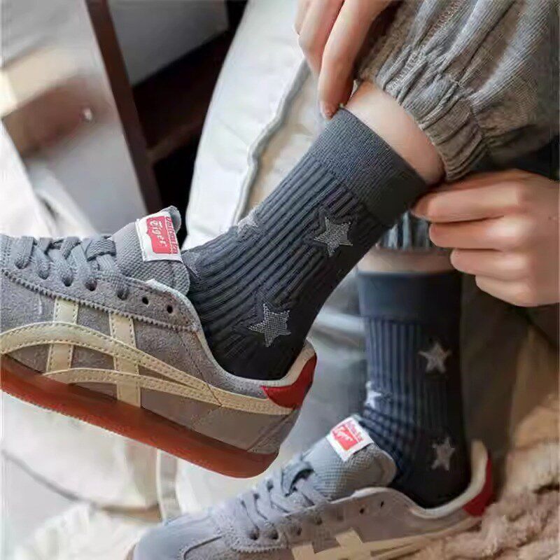 新品袜子女中筒袜秋冬星星搭配小皮鞋网红韩版iQns潮复古美式外穿