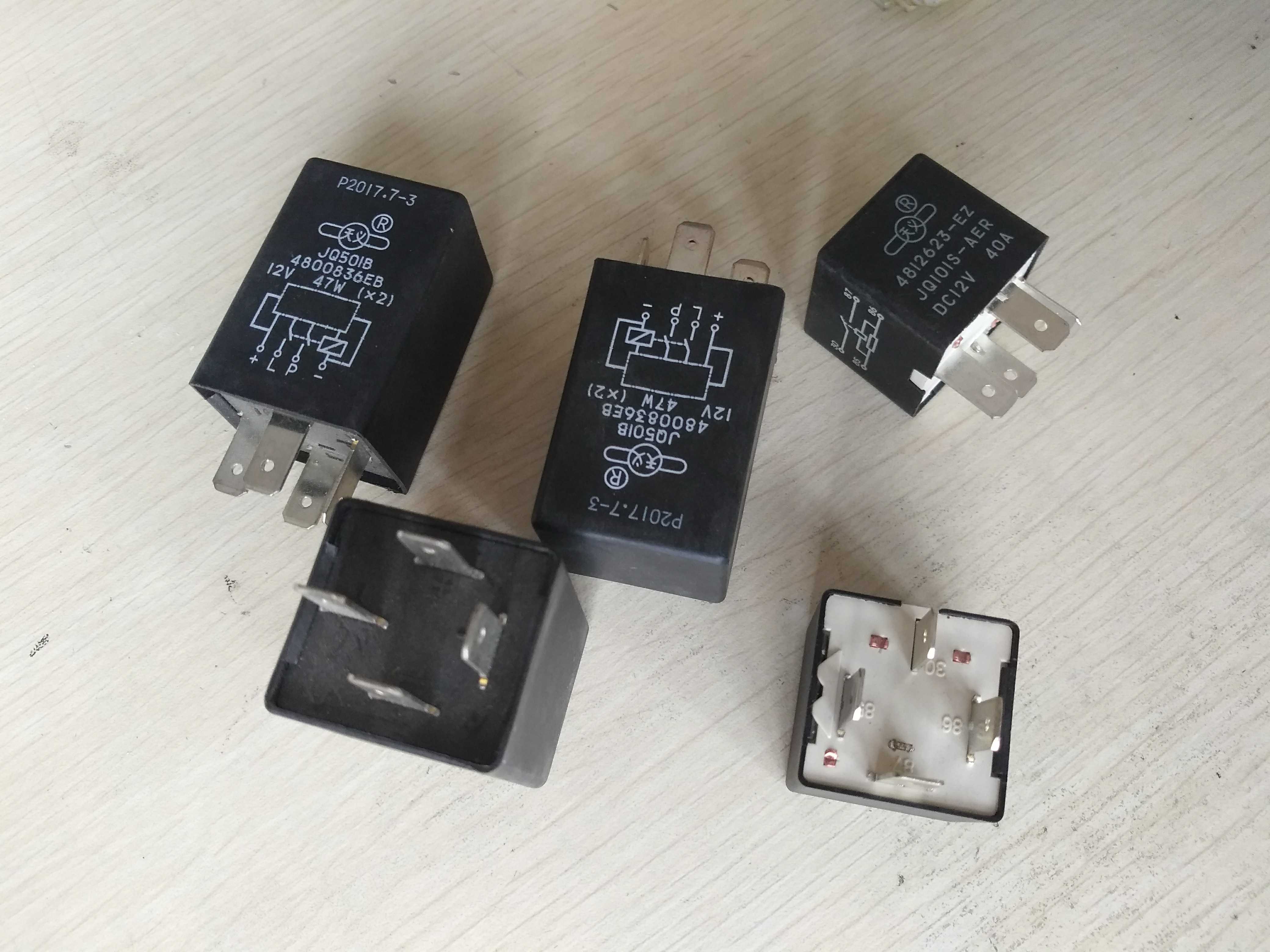 极速24V依维柯2045军车2046得意G都灵宝迪欧胜闪光雨刮继电器每只