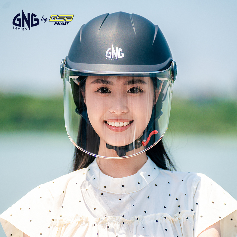 gng电动摩托车头盔gsb联名款男女士夏季轻便防晒防雨头盔新G-12