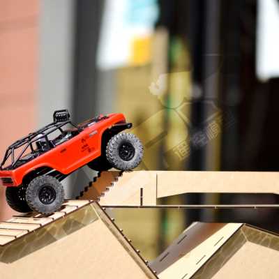 极速RC攀爬车多功能组合赛道 1:2z4 1:18 室内攀爬场地 障碍 拼插