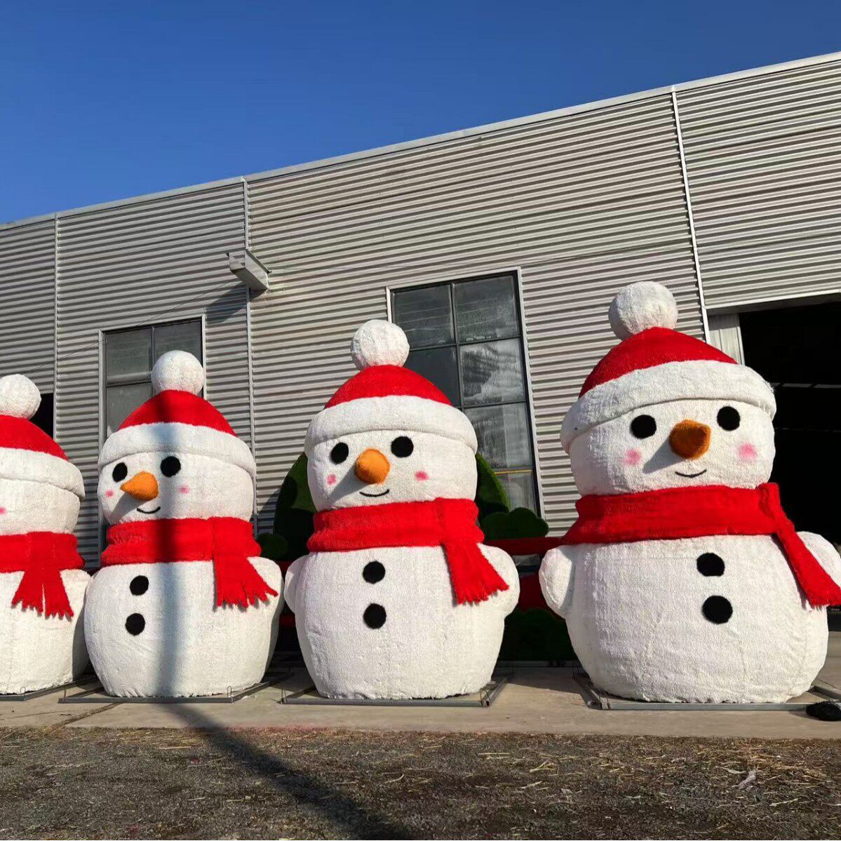 冬季雪人IP滑雪场拍照雕塑