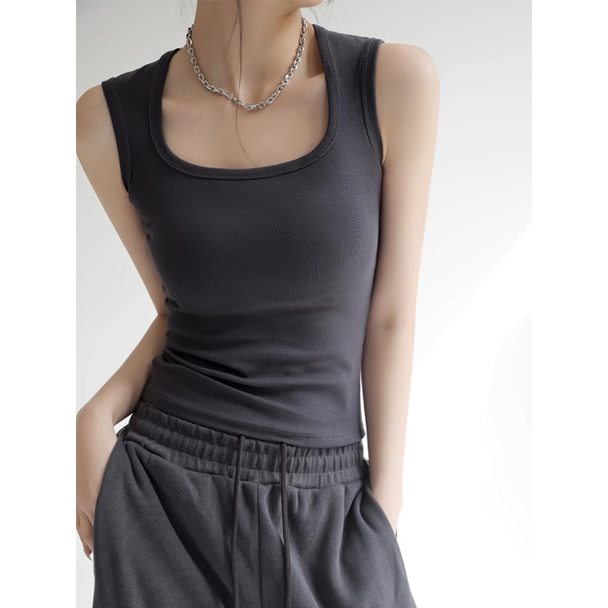 灰色工字吊带背心女西装内搭夏季外穿遮副乳宽肩带纯欲风方领上衣