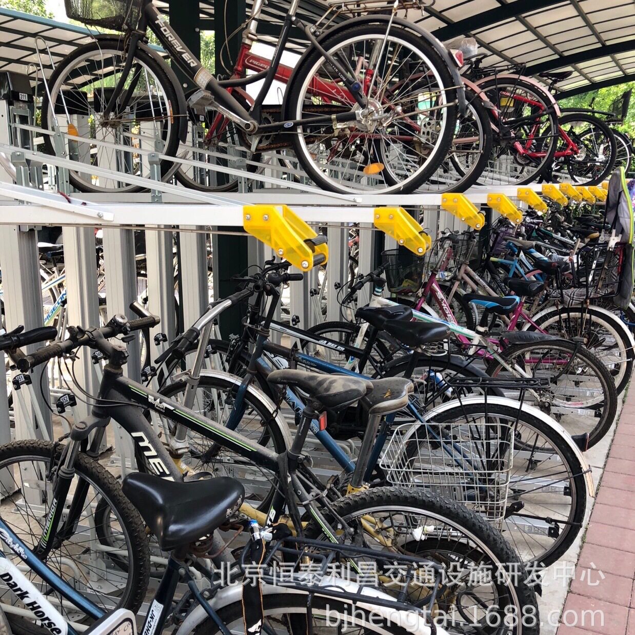 北京地铁口双层自行车停车架 立体自行车停车架 双层自行车停车