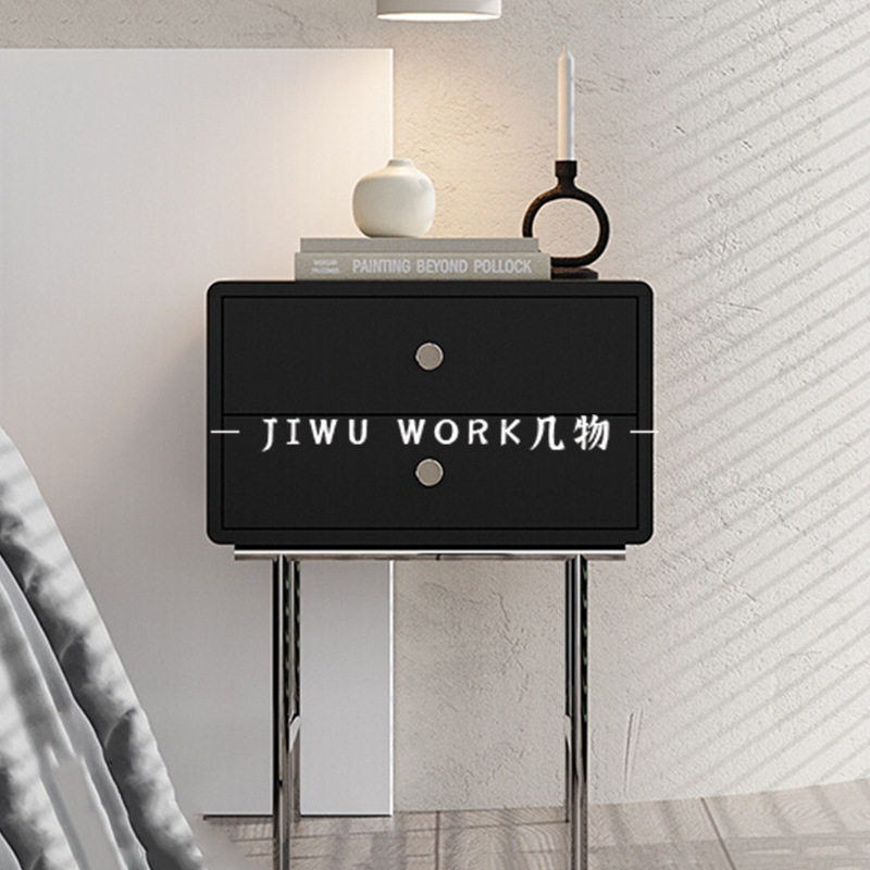 小户型黑色带抽床头柜