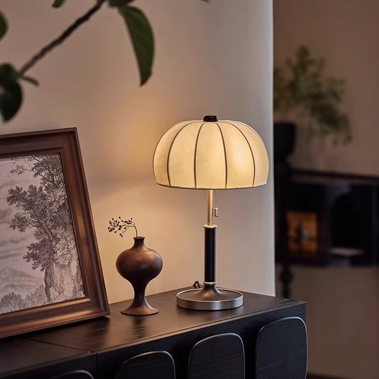 新款设计师台灯卧室复古法式美式现代轻奢感书房主卧床头灯