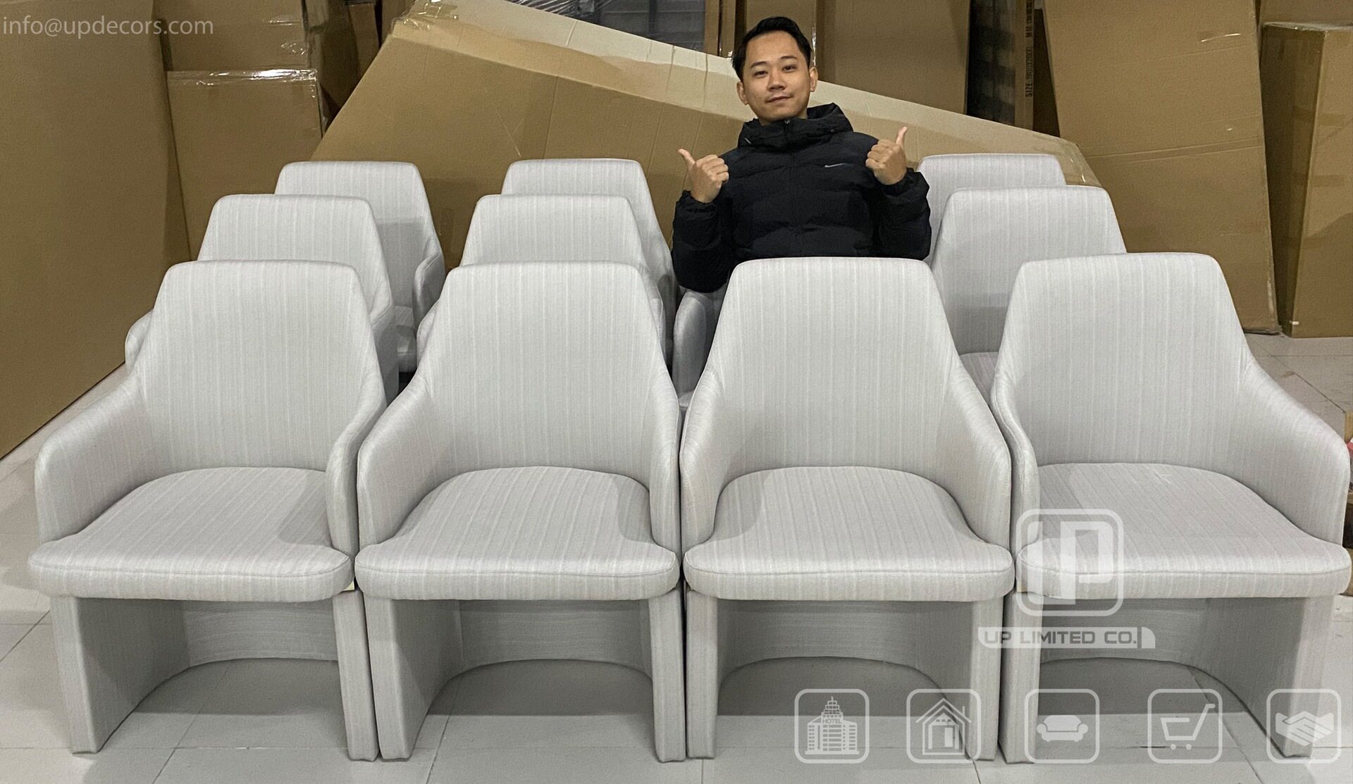 轻奢现代风五金边框餐椅布艺直型特别椅子餐厅家具极简风椅子