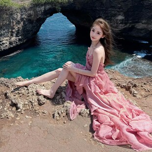 新品 纯欲风氛围感粉色度假裙w露背吊带连衣裙三亚海边旅游拍照沙