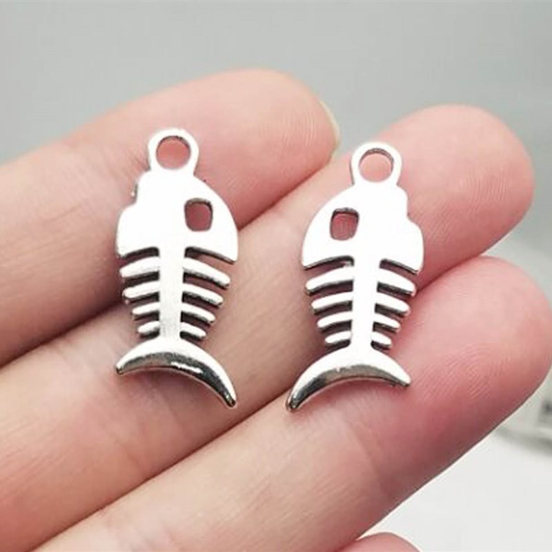 极速DIY饰品配件,27x12mm古银色鱼N骨头吊坠,6元20个