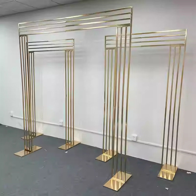 户外婚礼镀金铁艺拱门迎宾布置