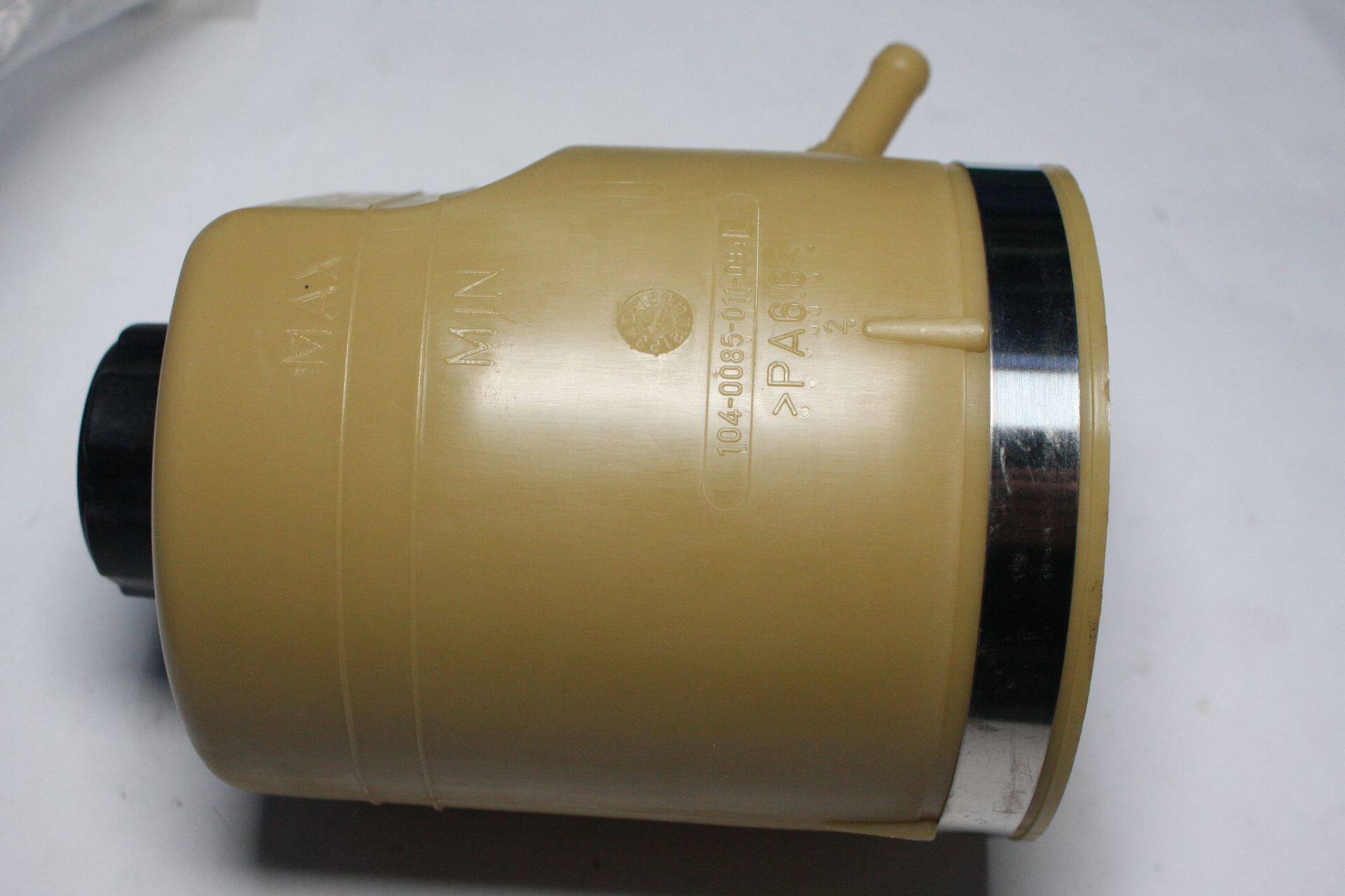 BS1A-32-690F 适用于马自达3 2.0 助力泵油壶
