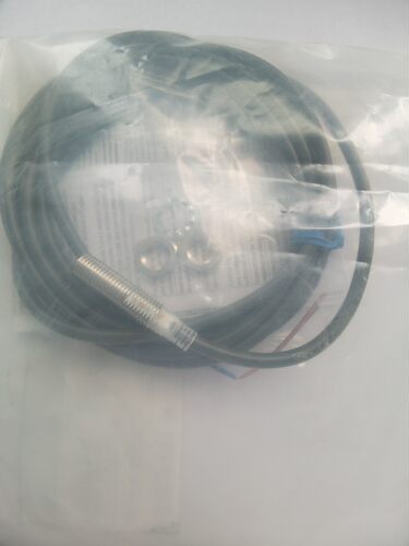 接近开关 限位开关 E2E-X2D1-N 双色灯