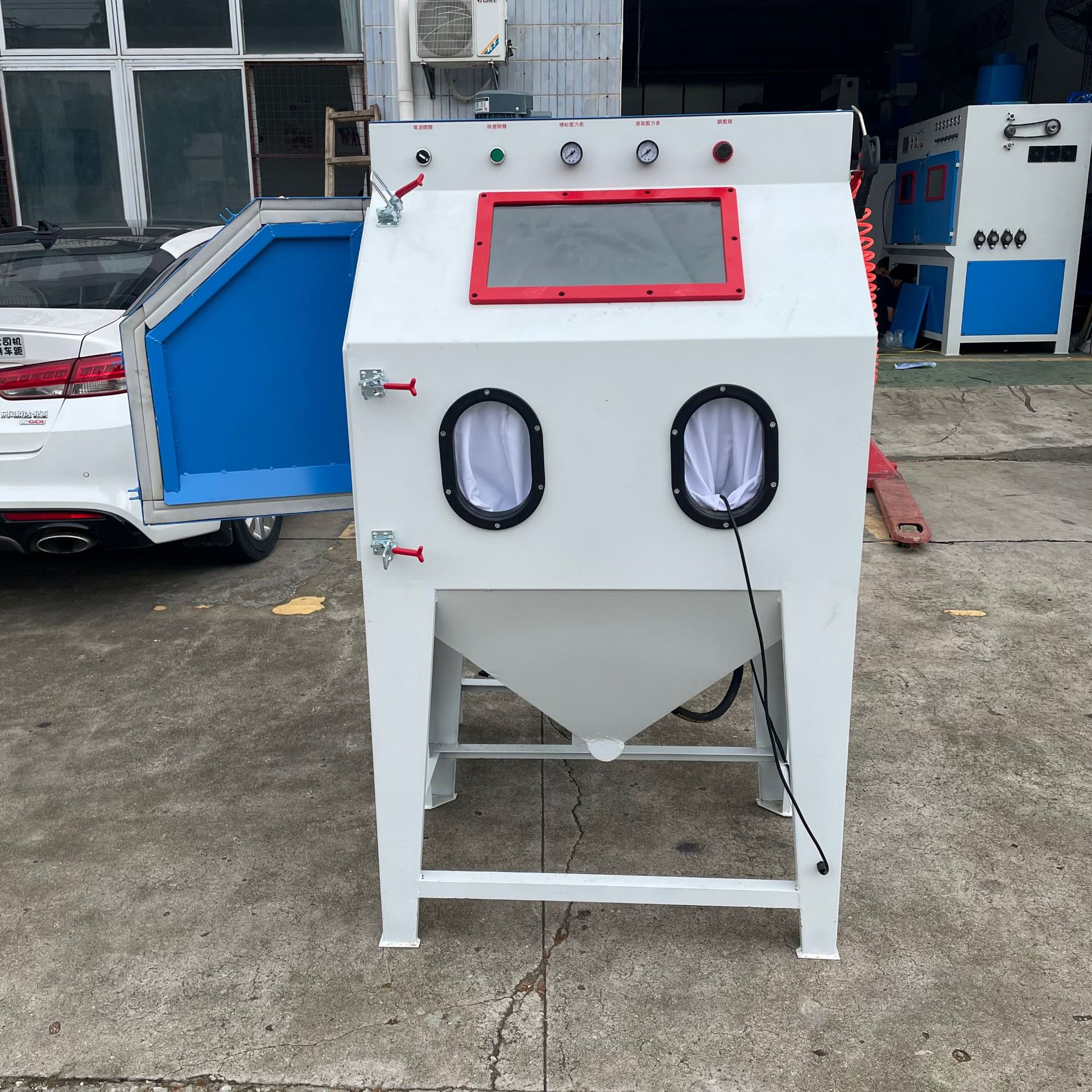 厂家现货中小型手动箱式喷砂机
