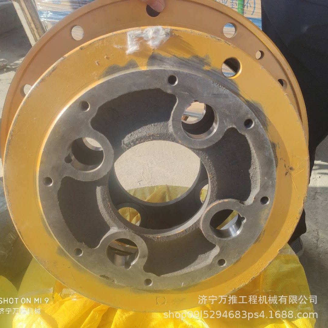 山推压路机配件SR20轮边减速器轮毂263-18-02514图片
