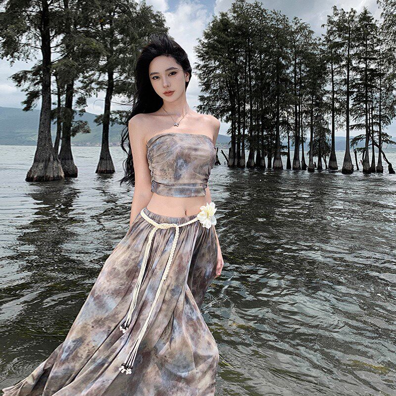 新品云南旅游穿搭女装扎染半身A裙a字裙气质抹胸套装女两件套海边