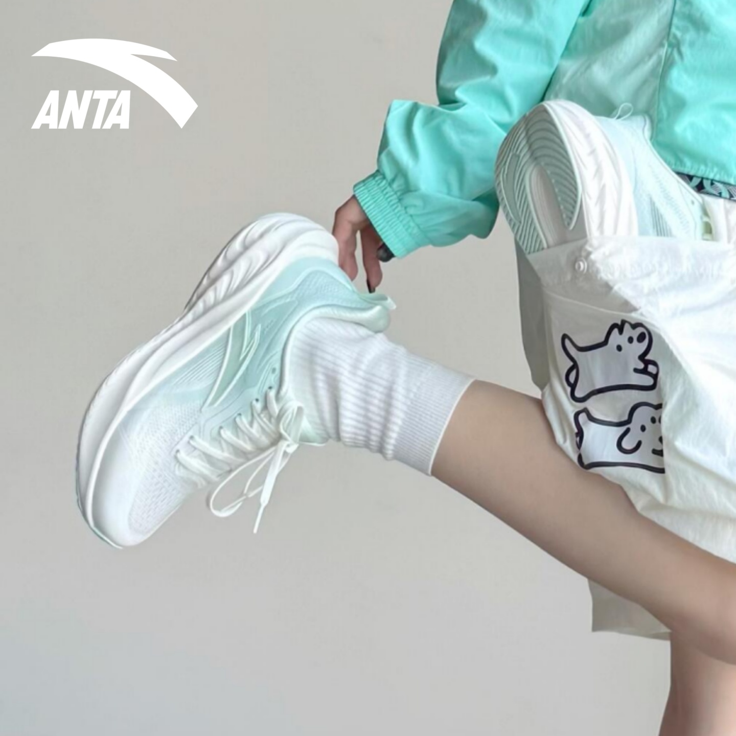 安踏C37云感软底缓震跑步鞋女