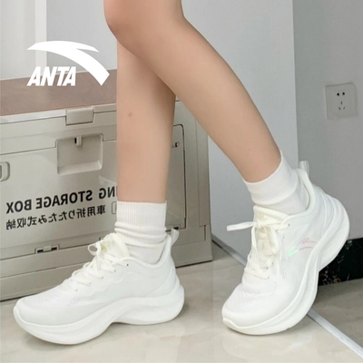 安踏飞云白色跑步鞋女透气轻便