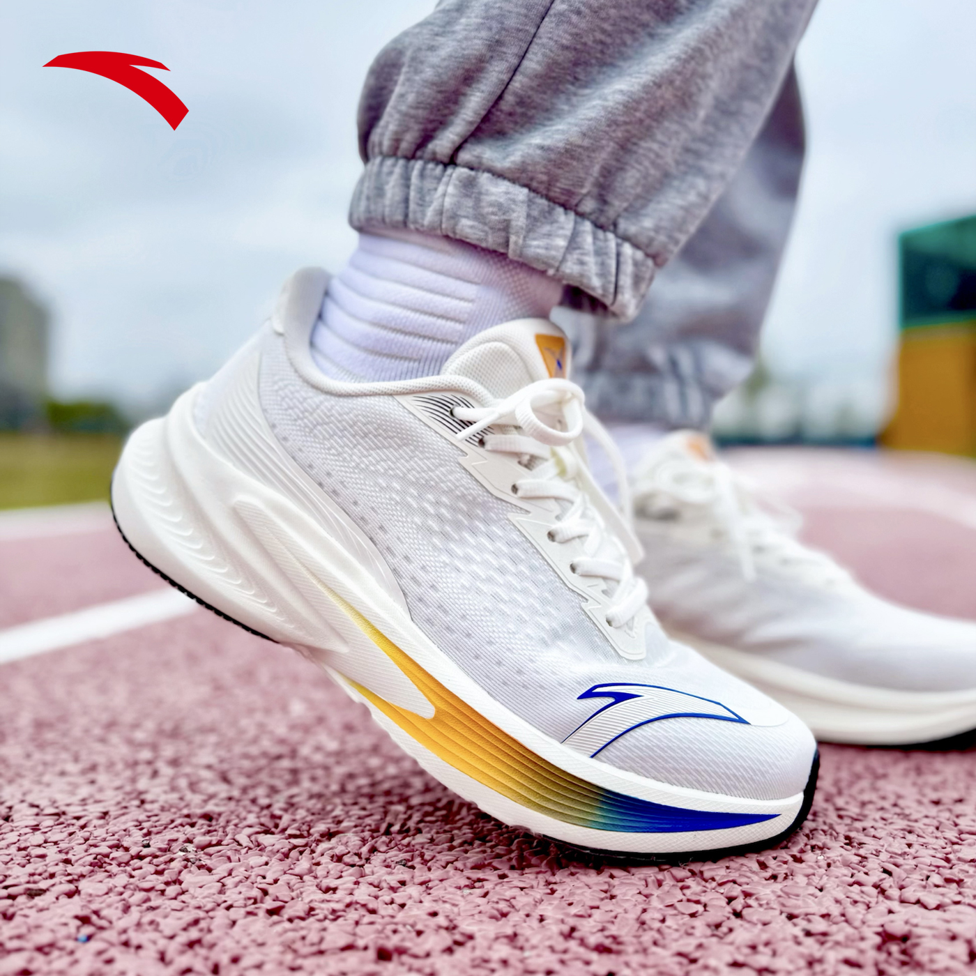 安踏毒刺7缓震回弹透气跑步鞋男