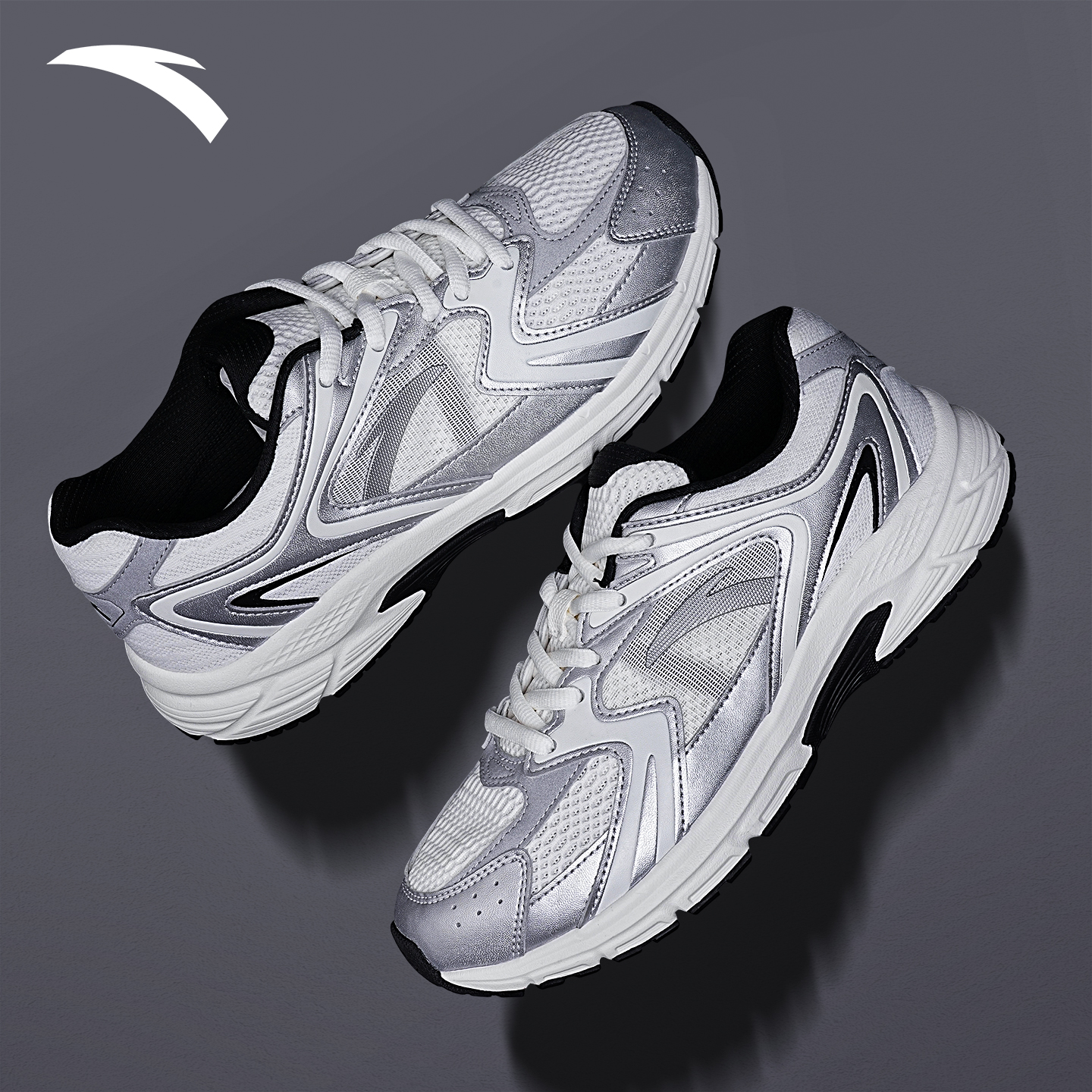 安踏男鞋AT2004银色缓震运动鞋