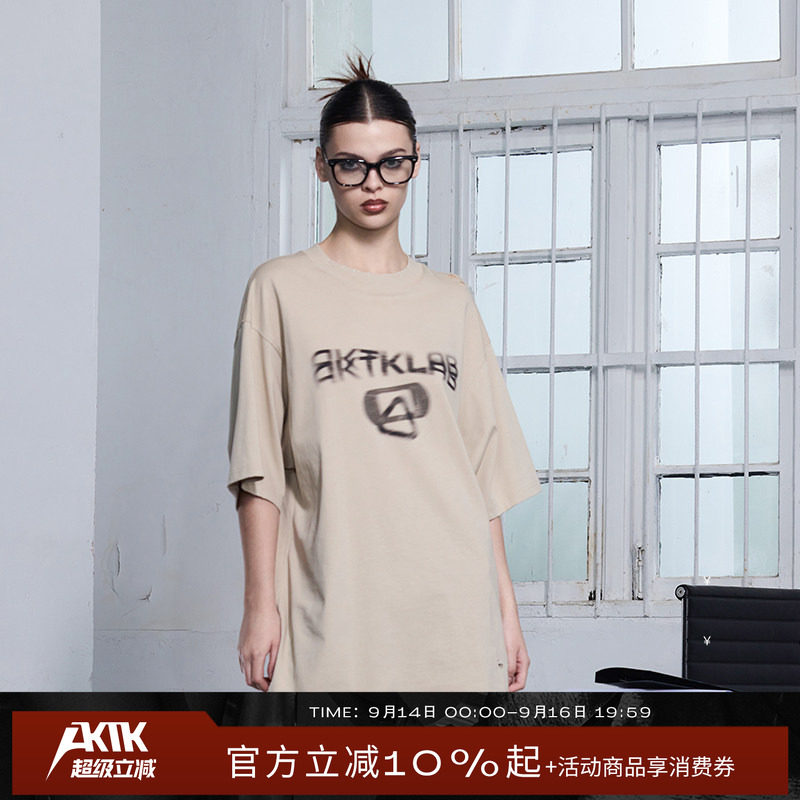 AKTK 圆领宽松印花破洞小众设计感Logo印花短袖女t恤夏图片