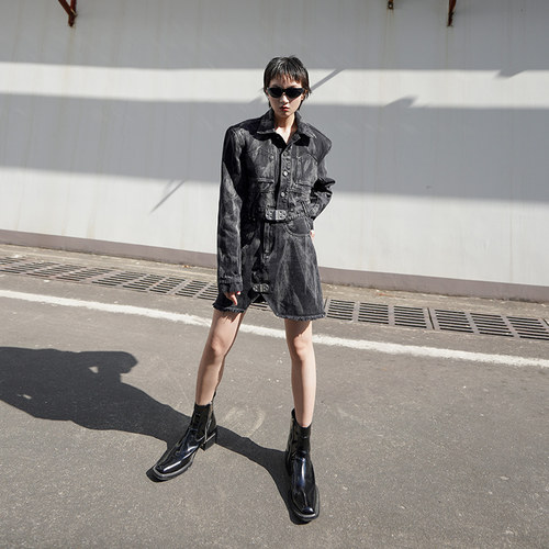 AKTK22春夏新款 小众设计 金属扣垫肩牛仔外套