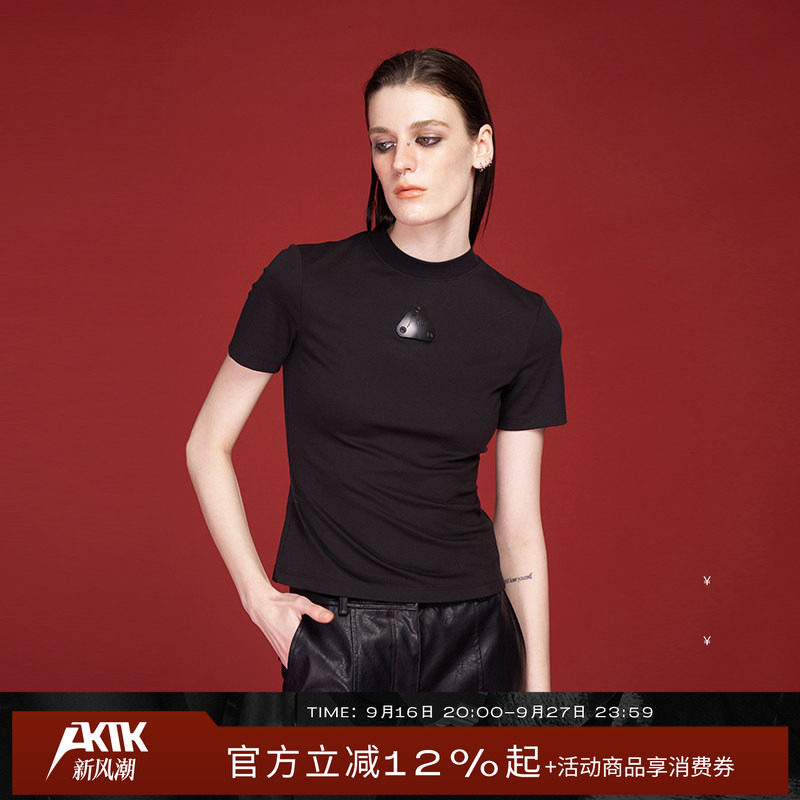 AKTKT恤 “Reverse play”系列朋克主义经典金属牌紧身短袖T恤图片