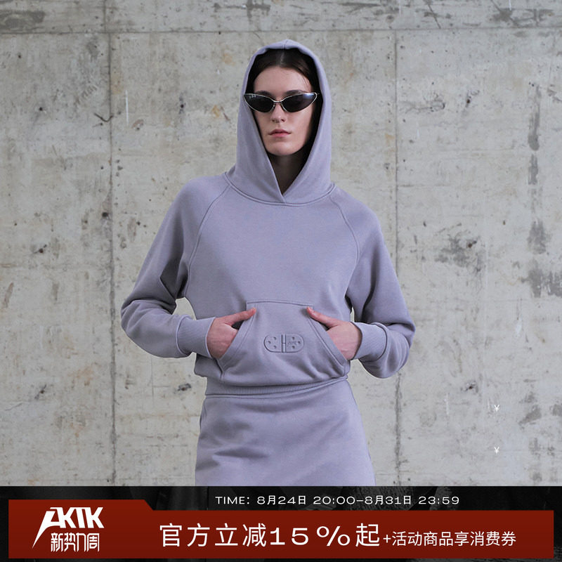 AKTK卫衣 2024冬季新品 高级感灰色抓绒套头立体压印短卫衣图片