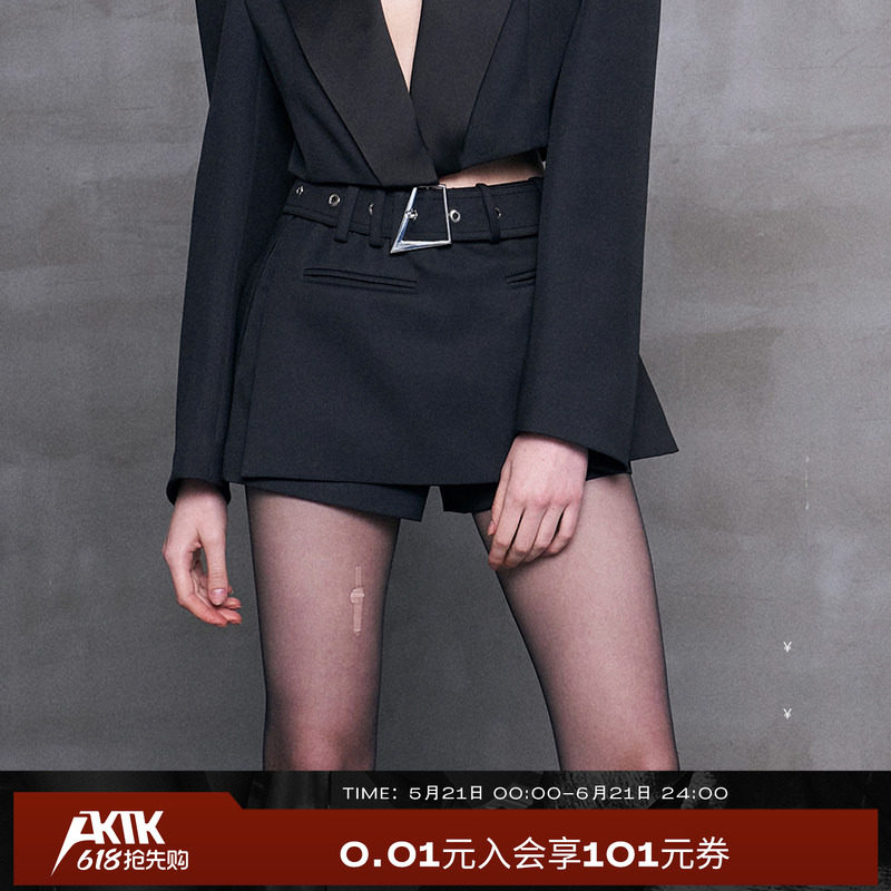 AKTK25年秋季新品 方形牌纯色两片式朋克低腰短款裙裤