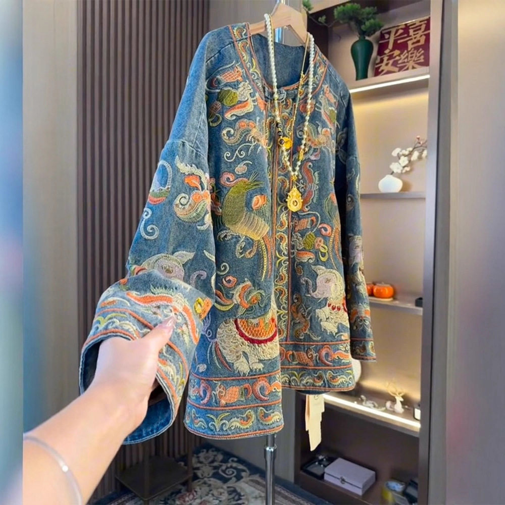 现货 高端新中式国风刺绣牛仔外套女2025年秋冬新款唐装复古上衣,女装/女士精品,常规大码外套,淘宝优惠券,粉丝福利购,淘宝优惠卷