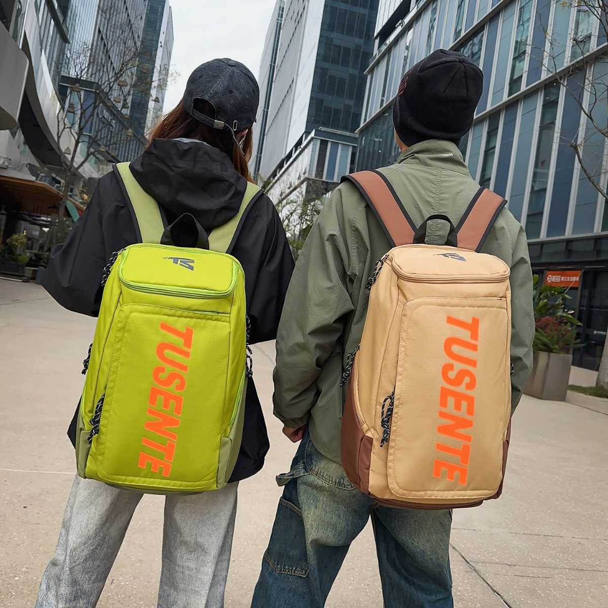 户外运动羽毛球包大容量字母印花双肩包工装风短途旅行包学生书包,箱包皮具/热销女包/男包,双肩背包,淘宝优惠券,粉丝福利购,淘宝优惠卷