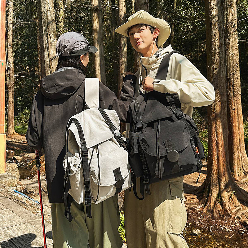 抽绳翻盖背包户外大容量