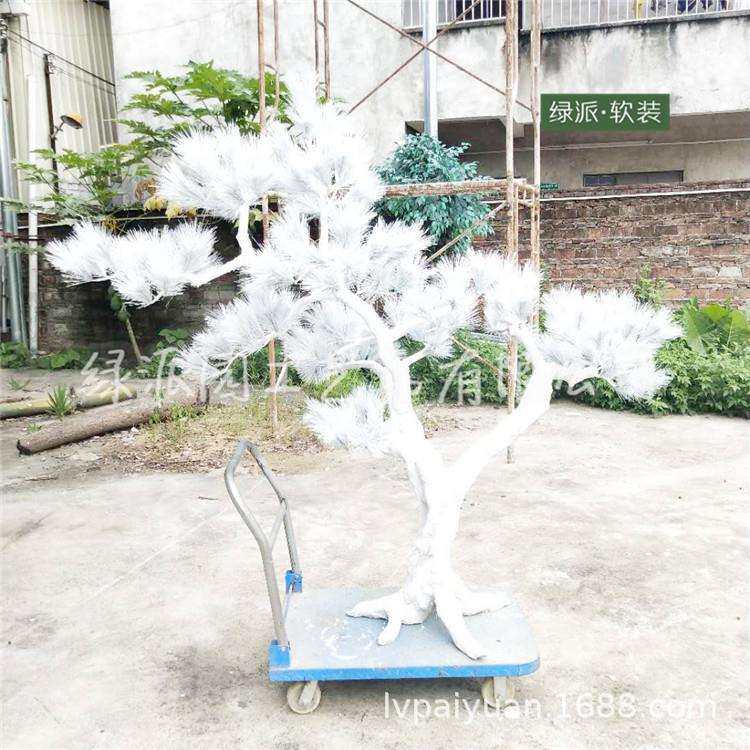 生态公园景观仿真松树自然逼真人造玻璃钢松树大型两侧松树