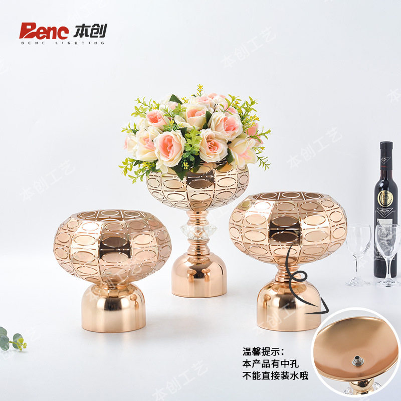 跨境婚庆布置路引花器金色铁艺婚礼道具桌面摆件电镀球形装饰花瓶