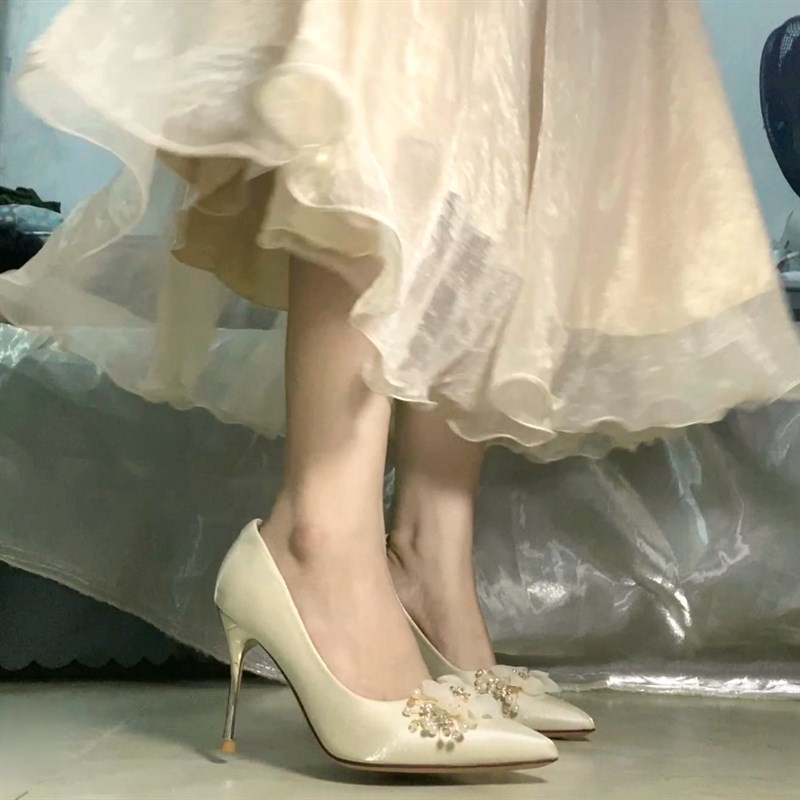 速发法式结婚鞋新娘伴娘新款百搭秀禾婚纱两穿不累脚白色香槟高跟