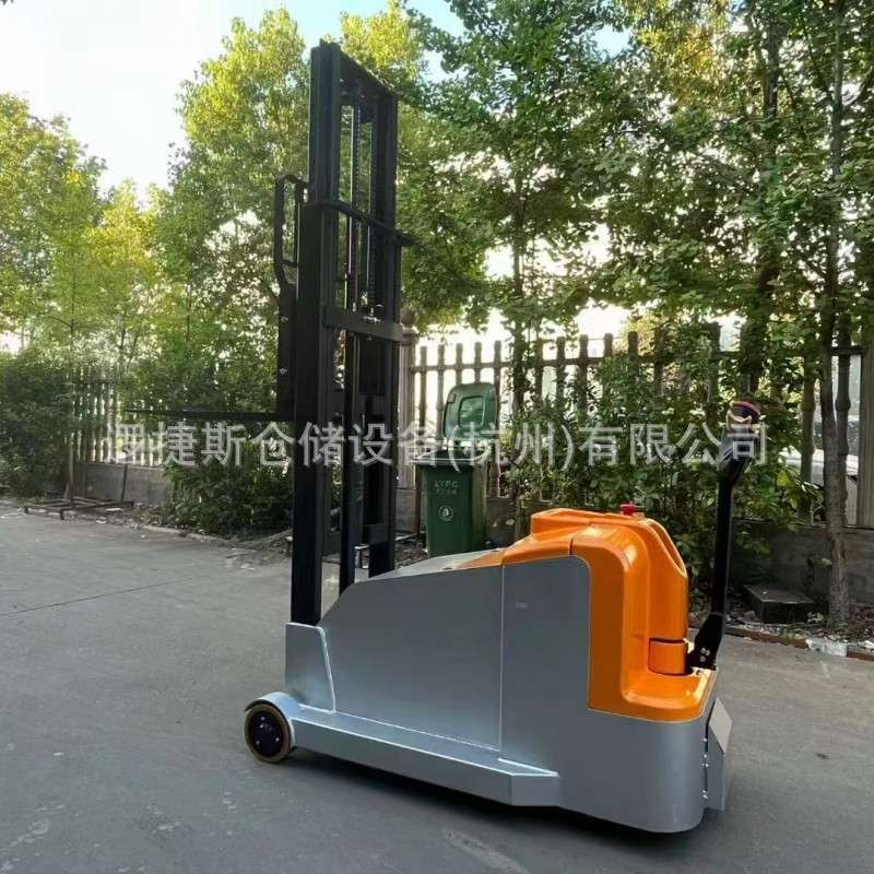 全电动平衡重叉车900kg无支腿堆高车装卸车站驾式液压搬运叉车