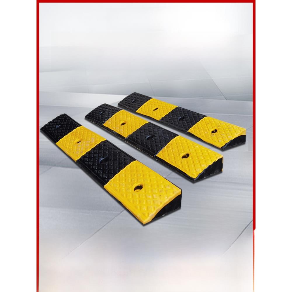 橡胶路边斜坡垫汽车斜坡垫梯子斜坡缓冲垫平车卸货垫
