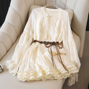 2026春季新款长袖连衣裙女V领收腰A字裙法式仙女裙度假风杏色百搭