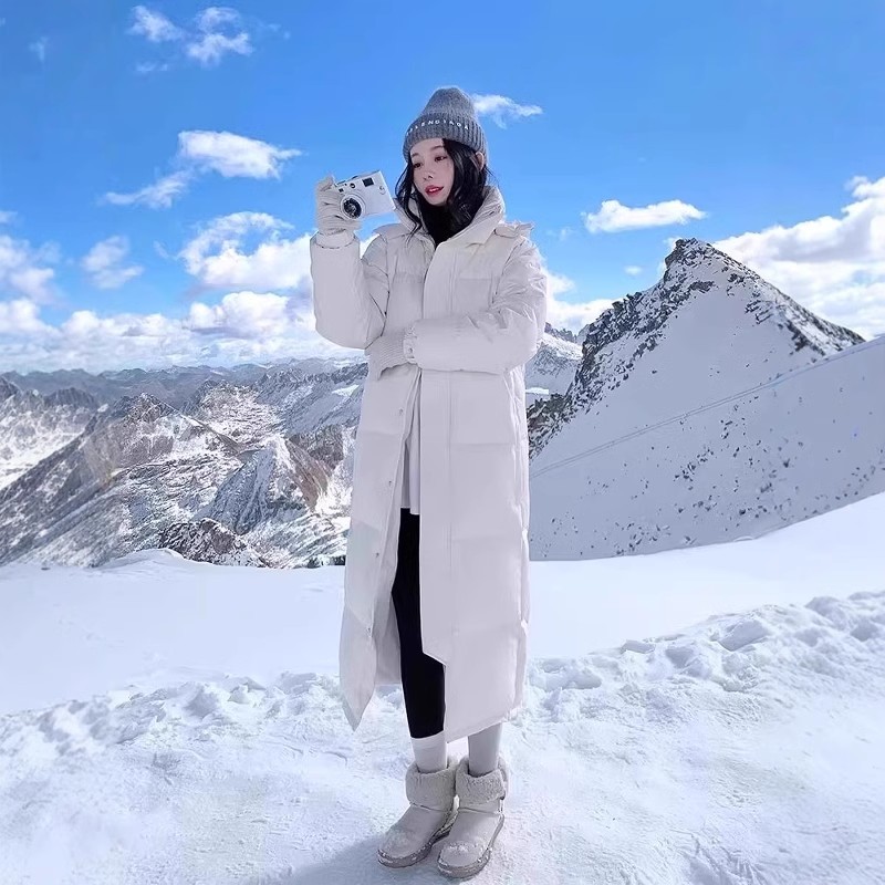 东北哈尔滨白鹅绒羽绒服女