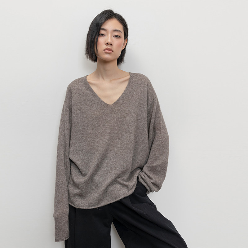 拉毛羊毛羊驼混纺针织V领套头衫