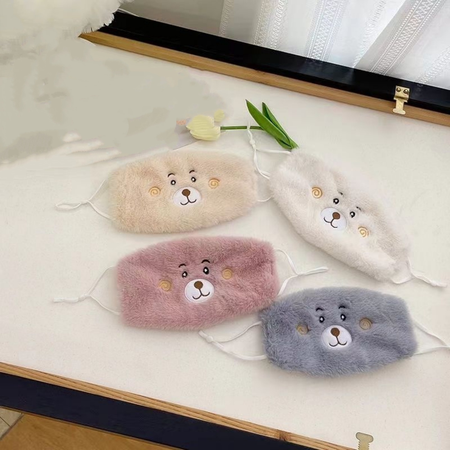 冬天女款保暖刺绣毛绒口罩加厚防