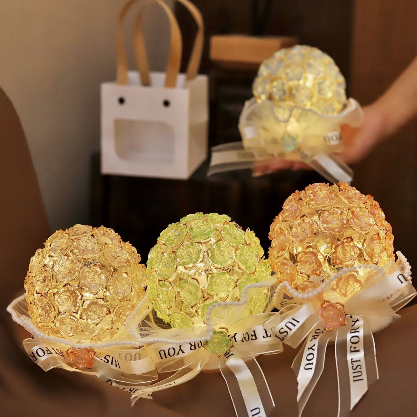 简约创意手工diy玫瑰花球灯自制