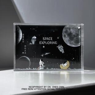 “我去宇宙摘星星给你”浪漫太空人流体摆件创意走心节日生日礼物