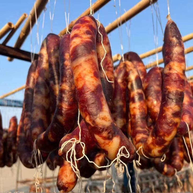 湖北特产农家自制晒干腊肠随州特产香肠黑土家腊肠熏肠麻辣香肠