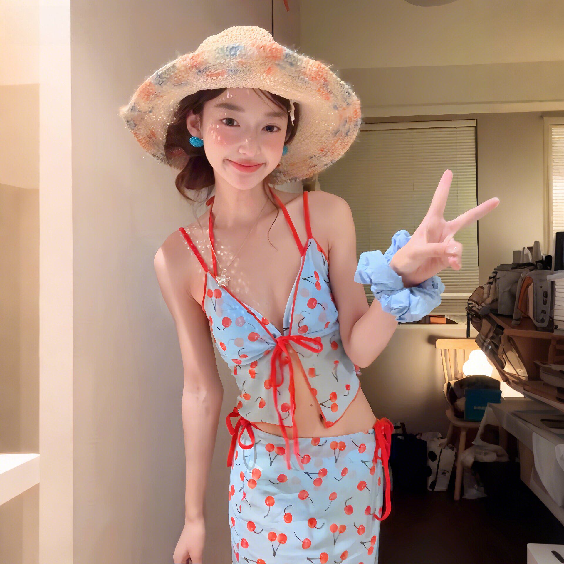 泳衣女款樱桃分体比基尼泡温泉泰式独特带罩衫四件套海边度假泳装