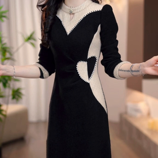 连衣裙2025新款女秋冬十三行今年流行爆款加厚轻奢高级感配大衣