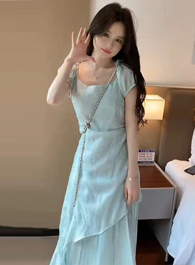 大尺码刺绣方领泡泡袖洋装女2026夏季新款气质温柔收腰不对称长裙