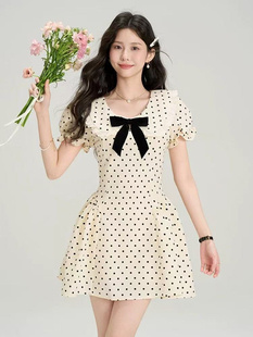 收腰别致绝美a字短裙 新款 miu系千金风蝴蝶结短袖 波点连衣裙女夏季